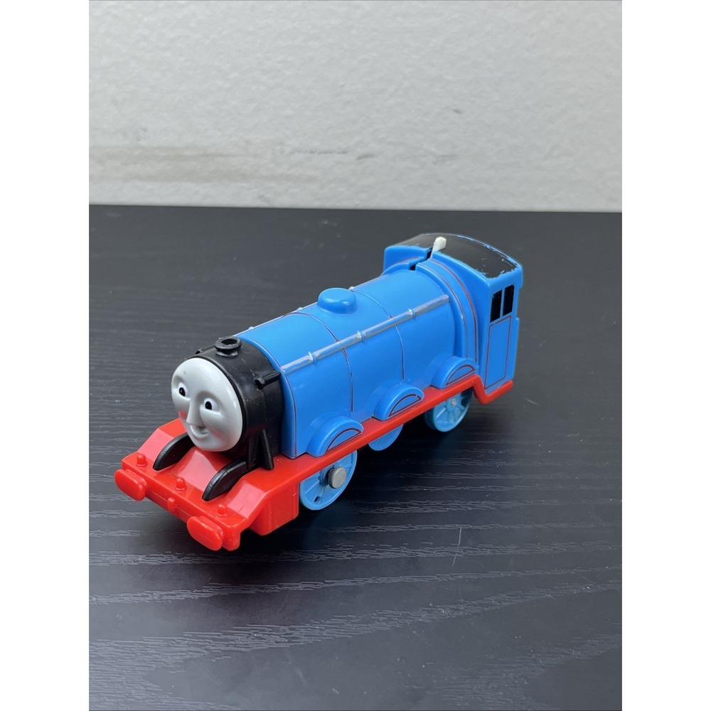2013 Thomas & Friends TrackMaster Thomas Motorized Train Engine Gullane Mattel
